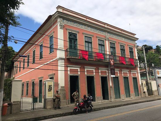 Museu Janete Costa de Arte Popular