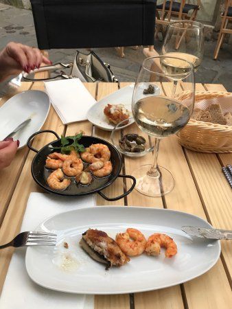 Nocha's TAPAS & WINE