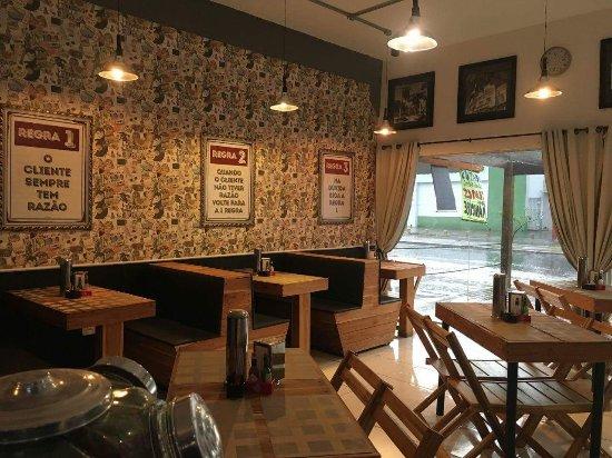 Bombardeio Hamburgueria