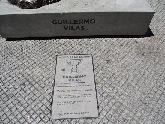 Monumento a Guillermo Vilas