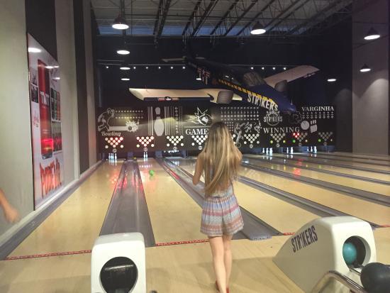 Strikers Boliche e Chopp