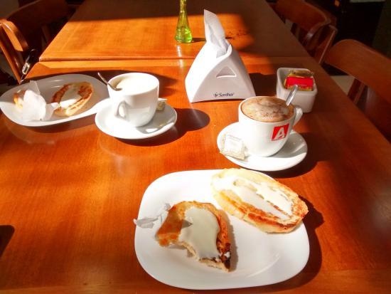 Casa da Árvore Café