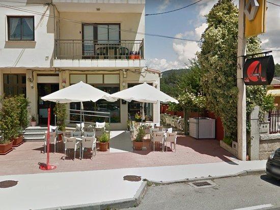 Cafe Bar O Catro