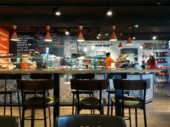 Finnbees Coffee House & Juice Bar