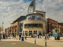 Área Comercial Gunwharf Quays