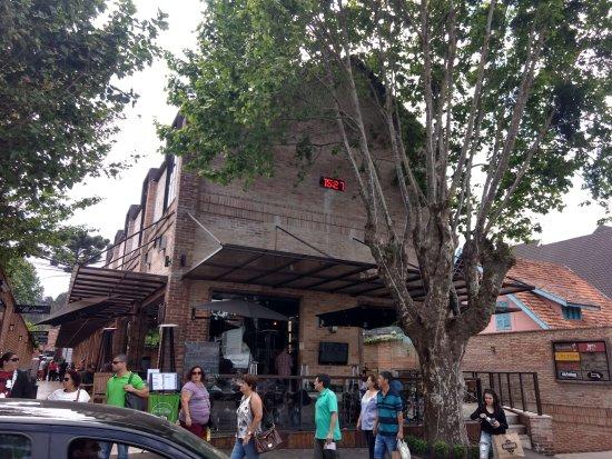 Jota Wine, Burger & Pizza