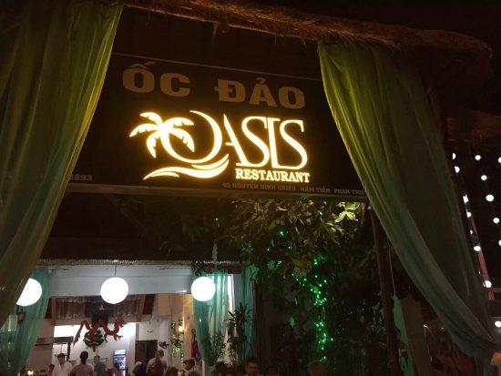 OASIS Restaurant