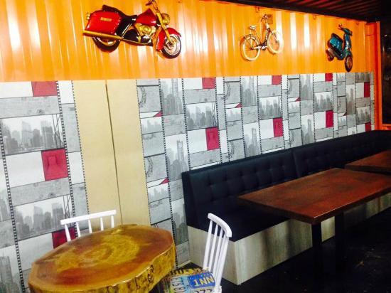 El Cachorrito Container