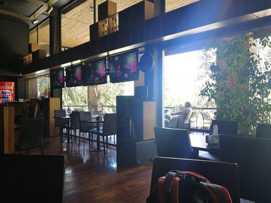 V Bar Pizza & Coffee