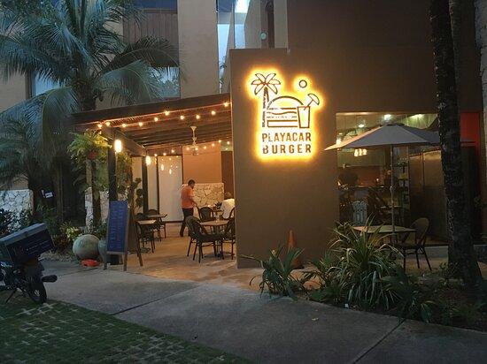 Playacar Burger