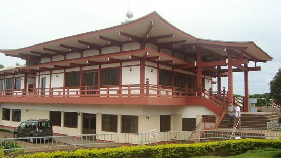 Templo Budista Jodoshu Nippakuji de Maringá