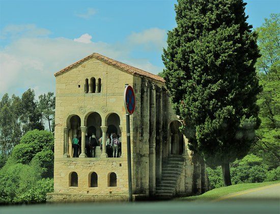 Igreja de Santa María del Naranco