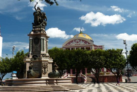 Monumento à Abertura dos Portos às Nações Amigas