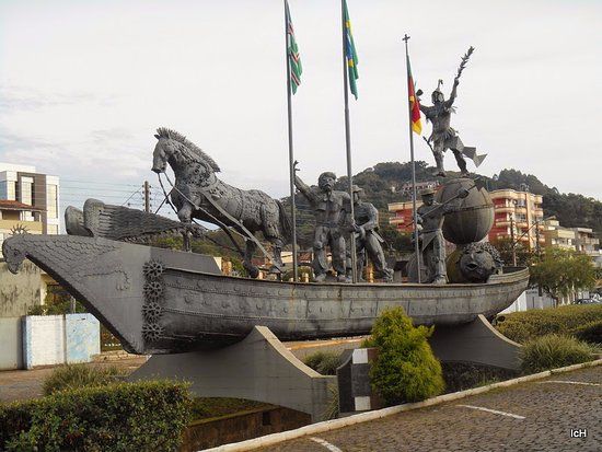 La Nave Degli Immigranti