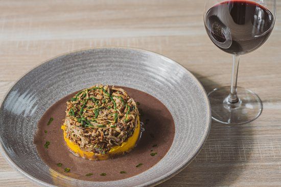 Noah Restaurant & Lounge