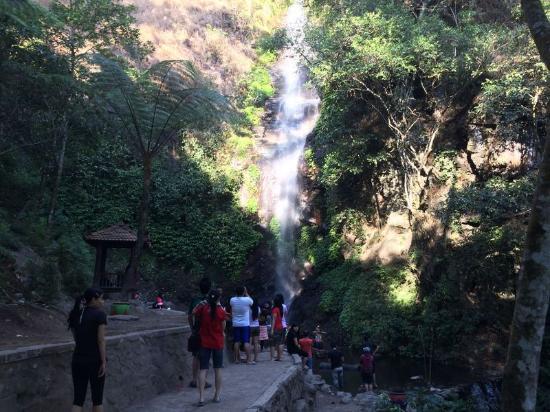 Dlundung Waterfalls
