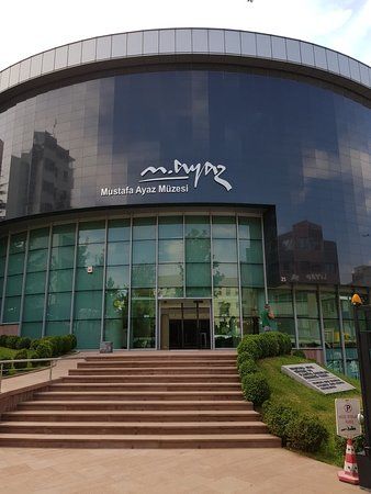 Museu e Centro de Artes Plásticas de Mustafa Ayaz