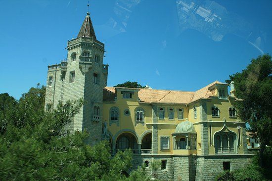 Museu - Biblioteca Condes de Castro Guimarães