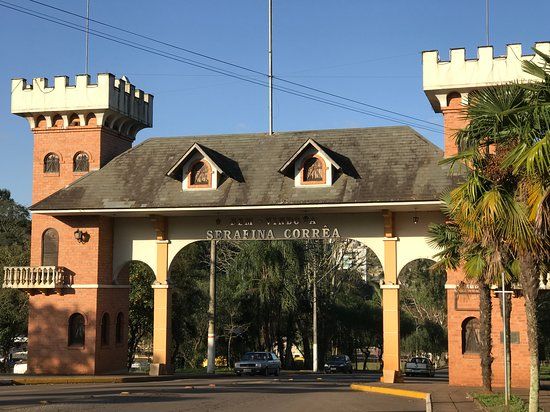 Pórtico de Serafina Correa