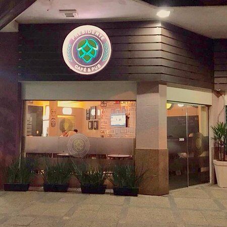 Presidente Café & Pub